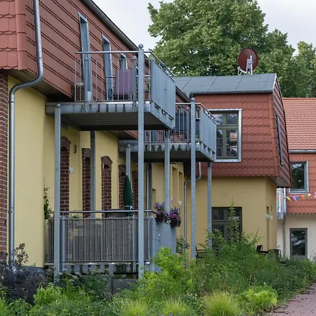 Ferienwohnungen - Barrierefrei - Im Sanierten Gutshof Lalendorf Exterior photo