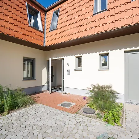 Ferienwohnungen - Barrierefrei - Im Sanierten Gutshof Lalendorf Exterior photo
