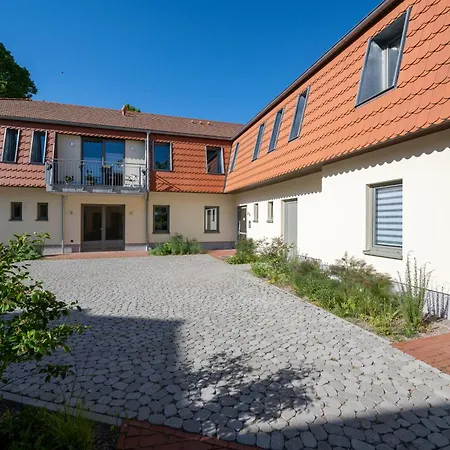 Ferienwohnungen - Barrierefrei - Im Sanierten Gutshof Lalendorf Exterior photo
