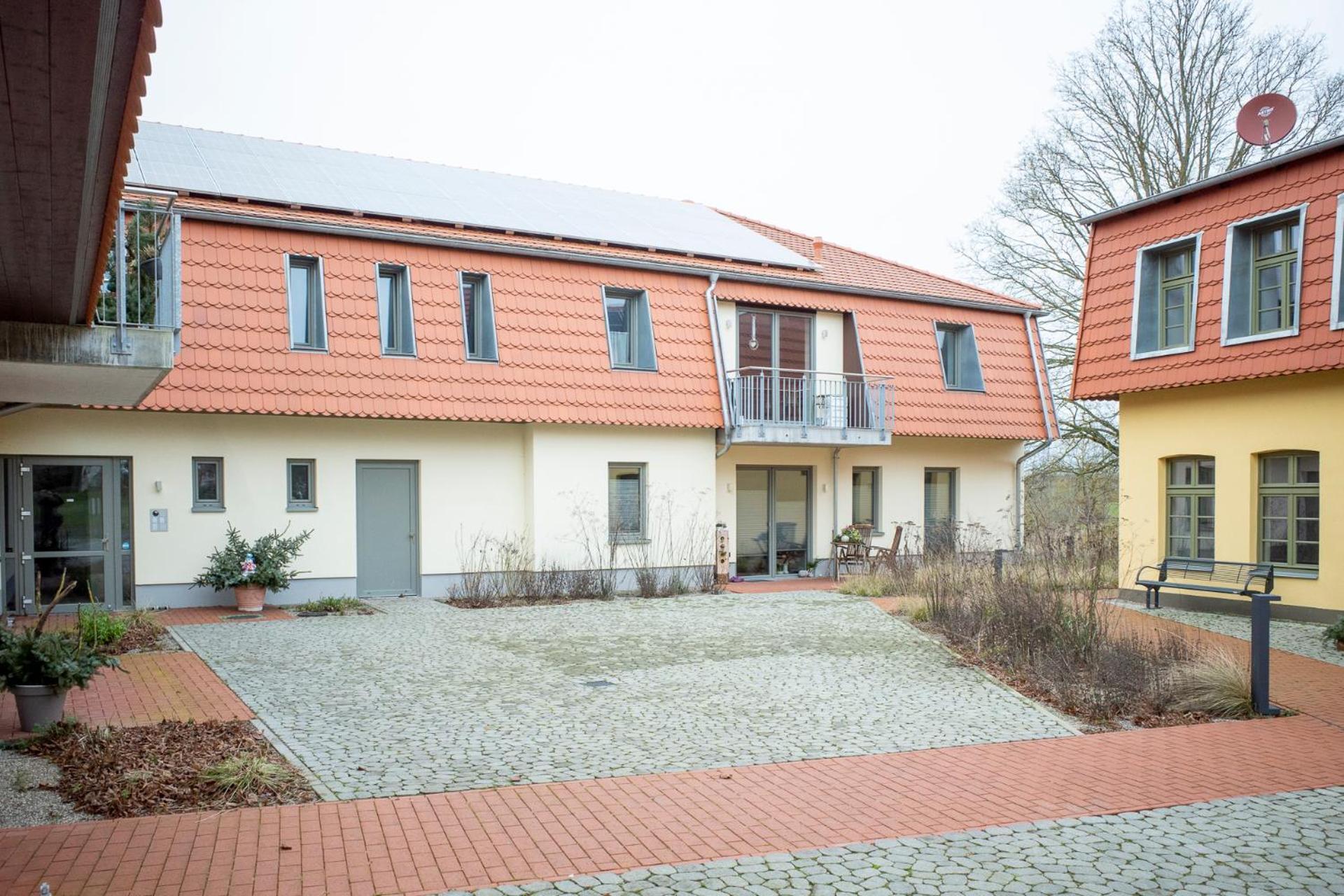 Apartment - Barrierefrei - Im Sanierten Gutshof *