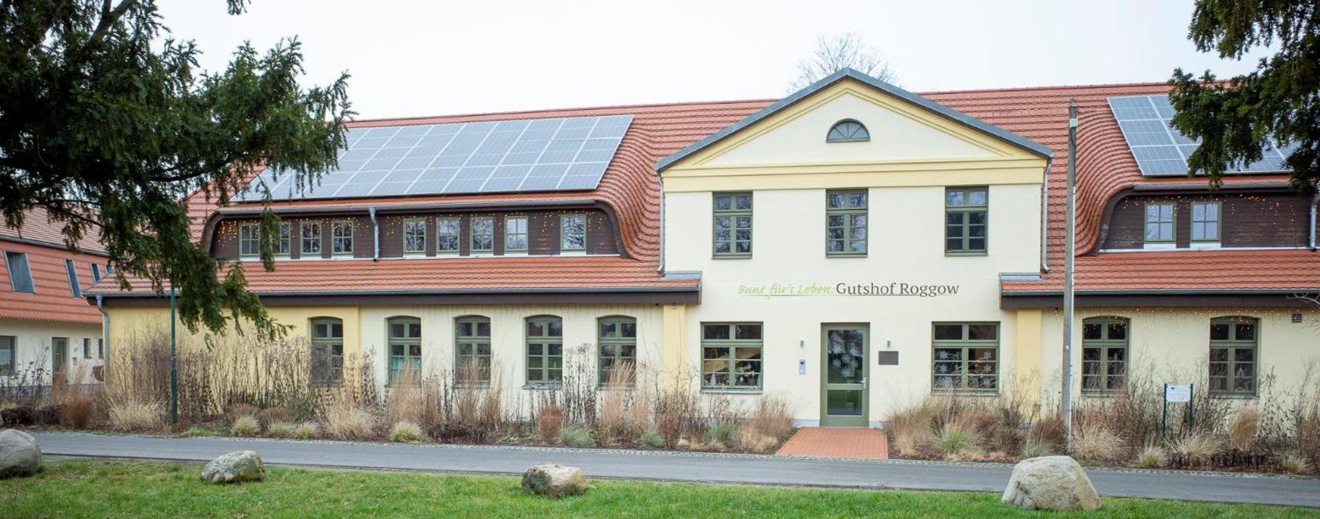 - Barrierefrei - Im Sanierten Gutshof Apartment Lalendorf