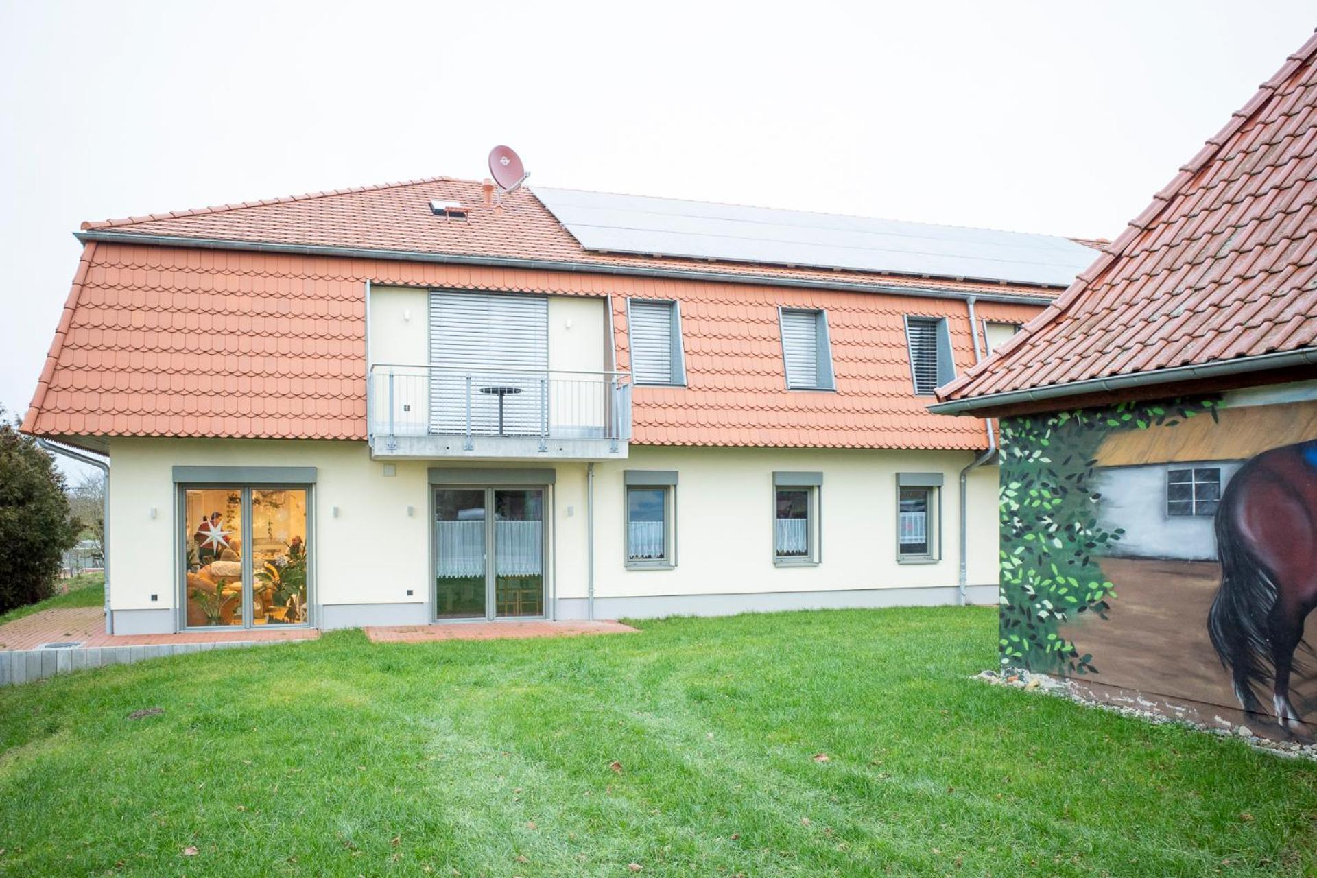 Apartment - Barrierefrei - Im Sanierten Gutshof