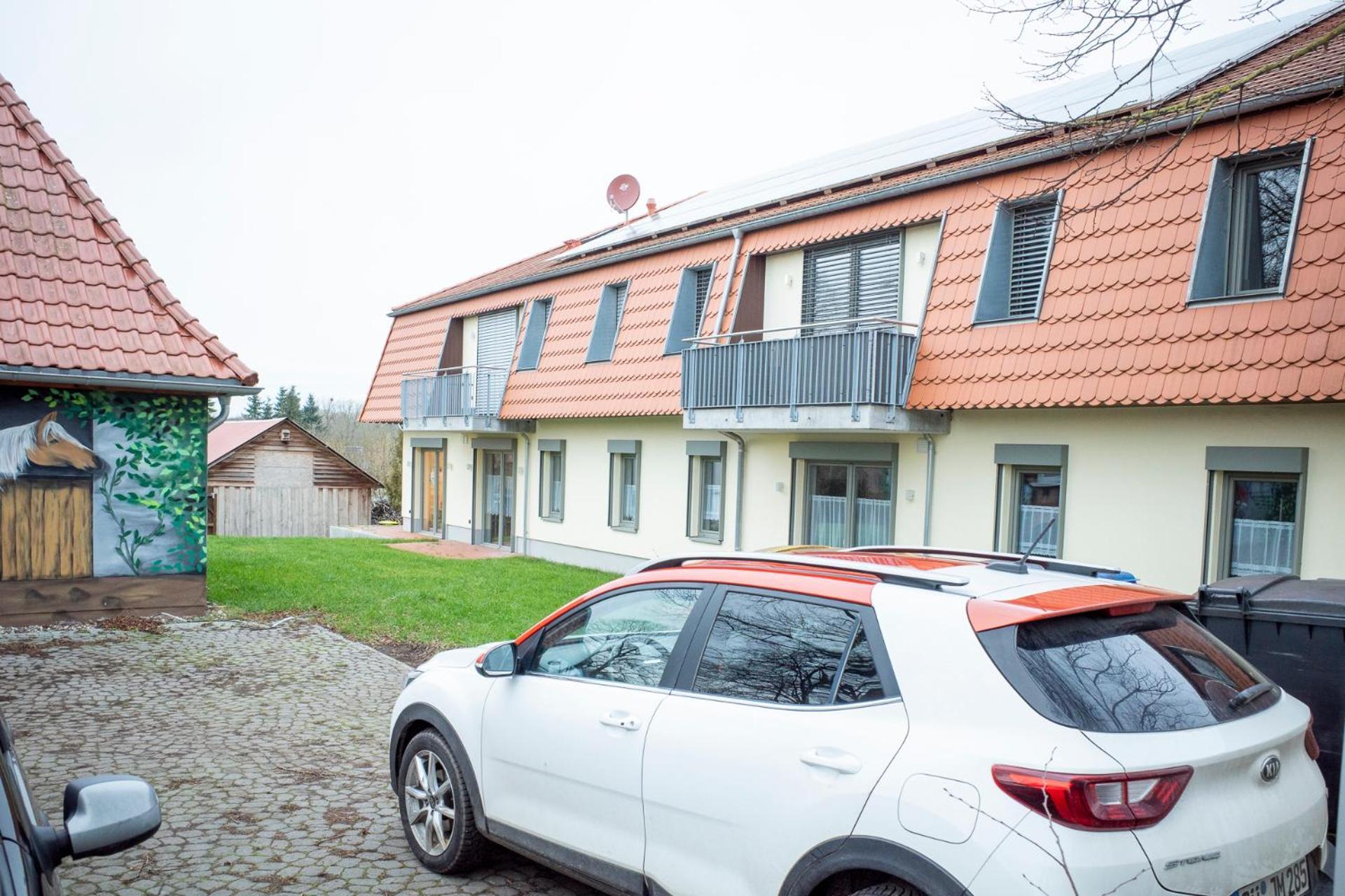 - Barrierefrei - Im Sanierten Gutshof Apartment *