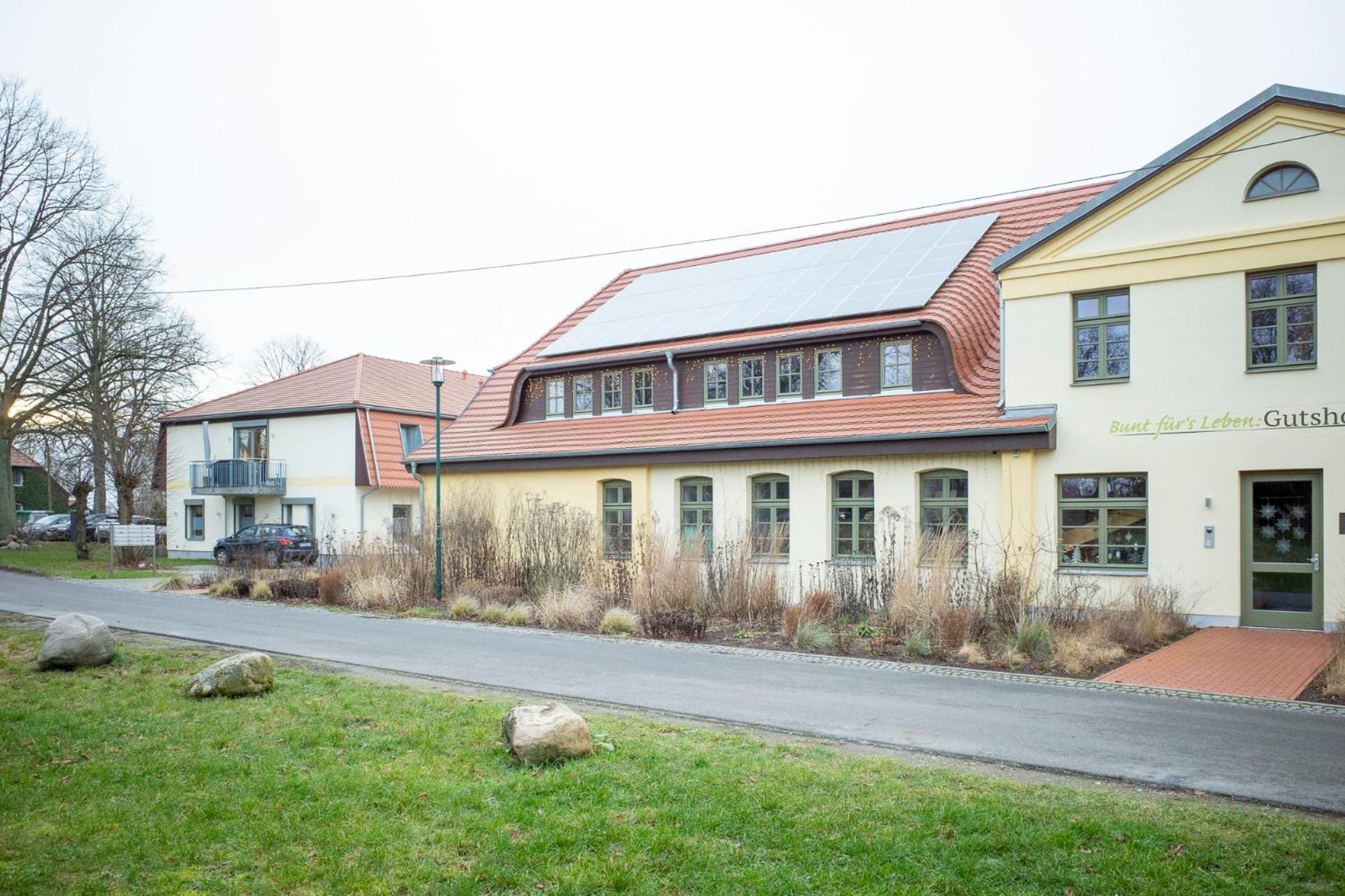 - Barrierefrei - Im Sanierten Gutshof * Lalendorf