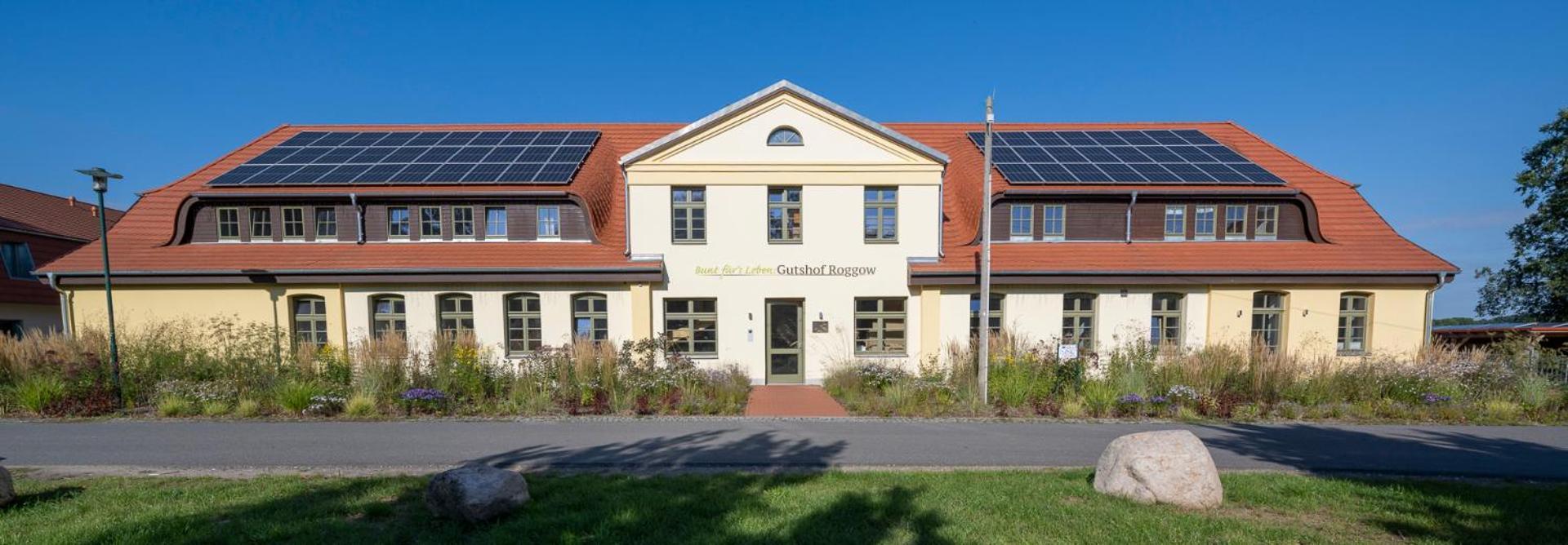 Apartment - Barrierefrei - Im Sanierten Gutshof *